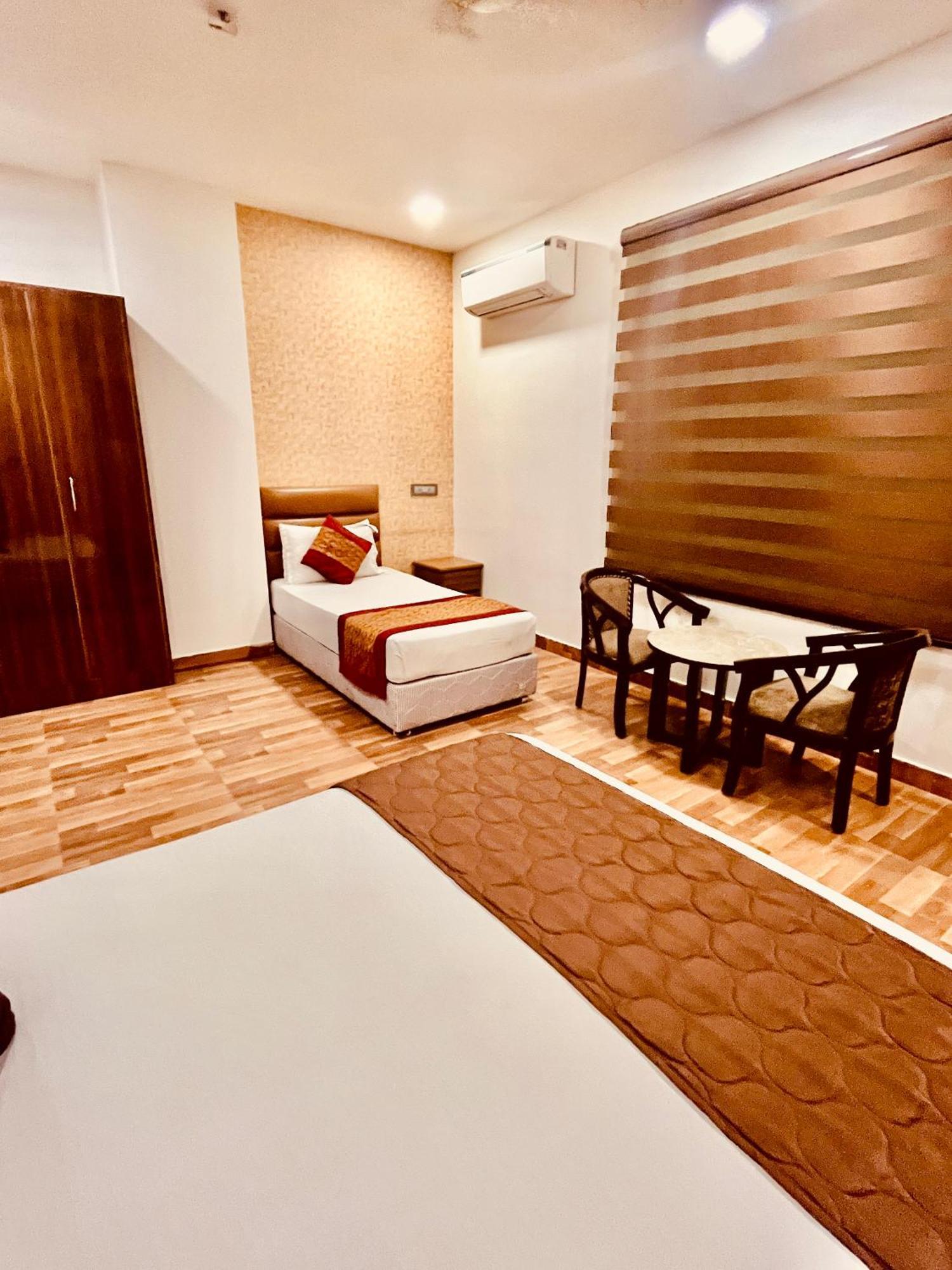 Amora Rooms Dwarka Нью-Делі Екстер'єр фото